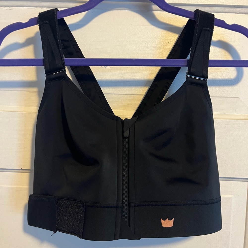 1Luxe SHEFIT Black Flex Sports Bra with Logo